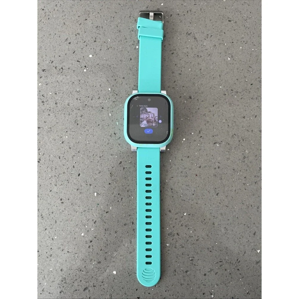 CRACKED! READ! AT&T amiGO Jr. Kids Watch UW538AA AT&T 4G LTE Smartwatch AT&T